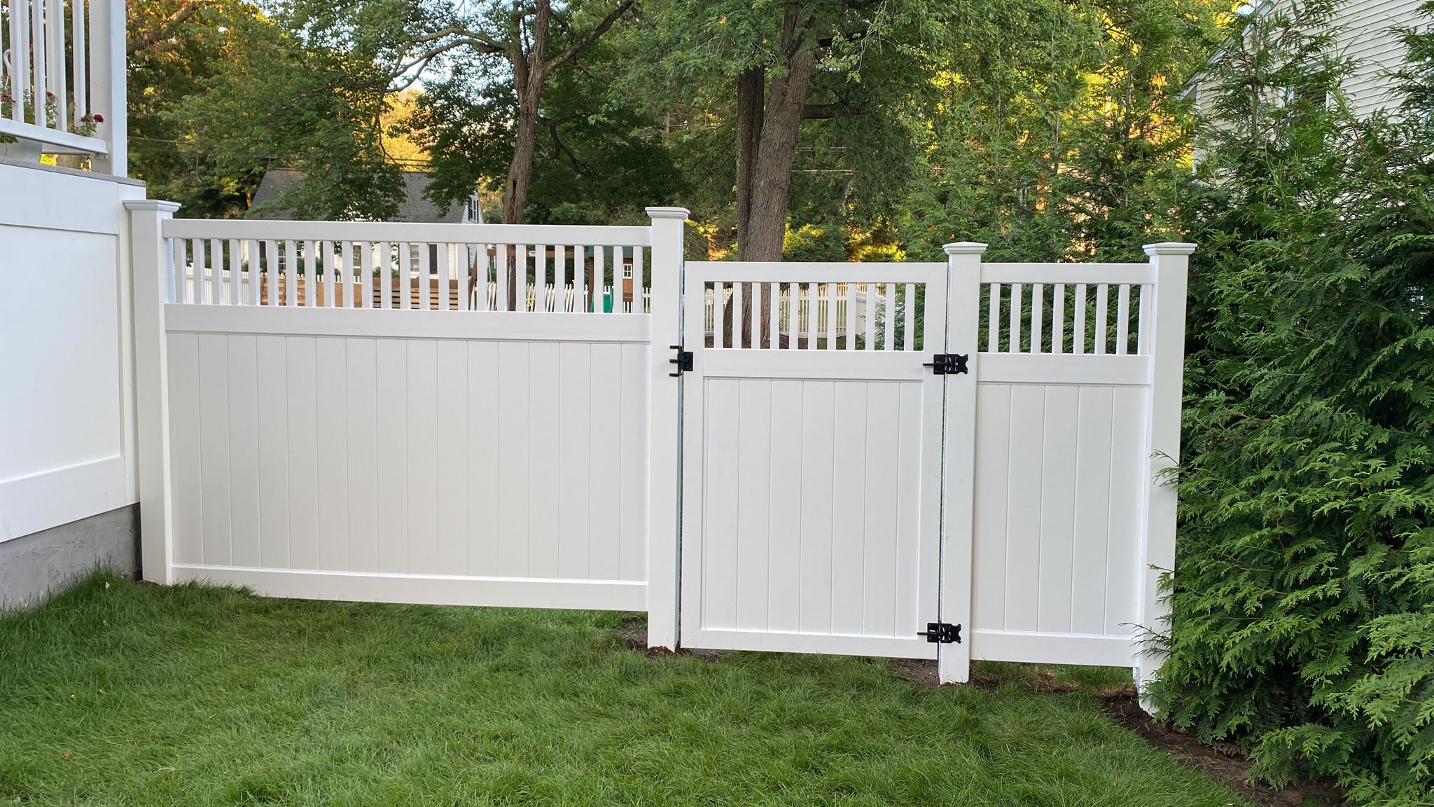 Vinyl fence photo 10