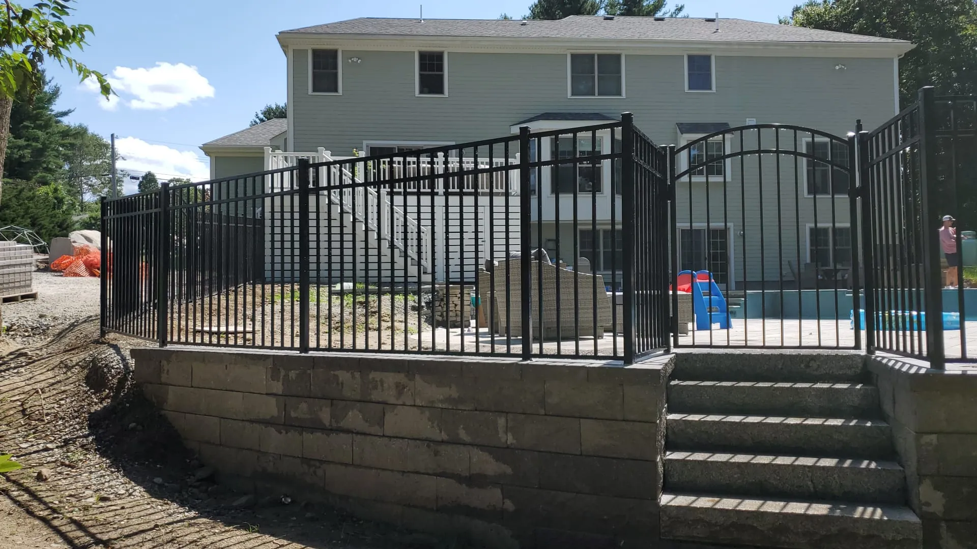 Ornamental aluminum fence photo 3