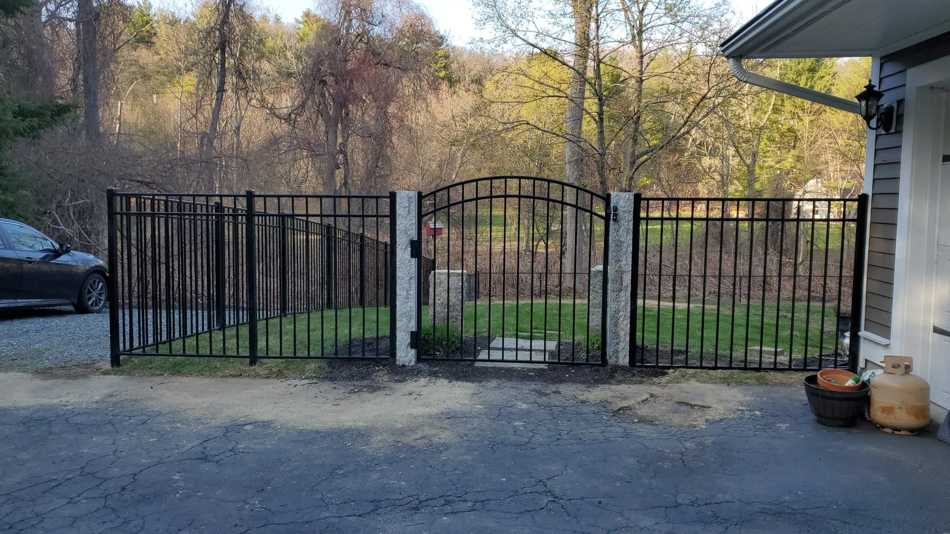 Ornamental aluminum fence photo 8