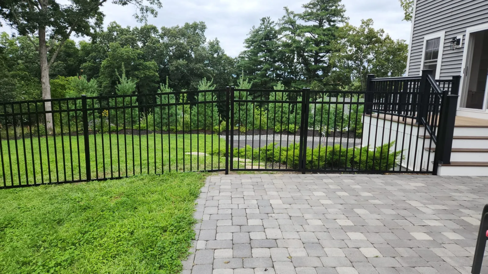 Ornamental aluminum fence photo 9