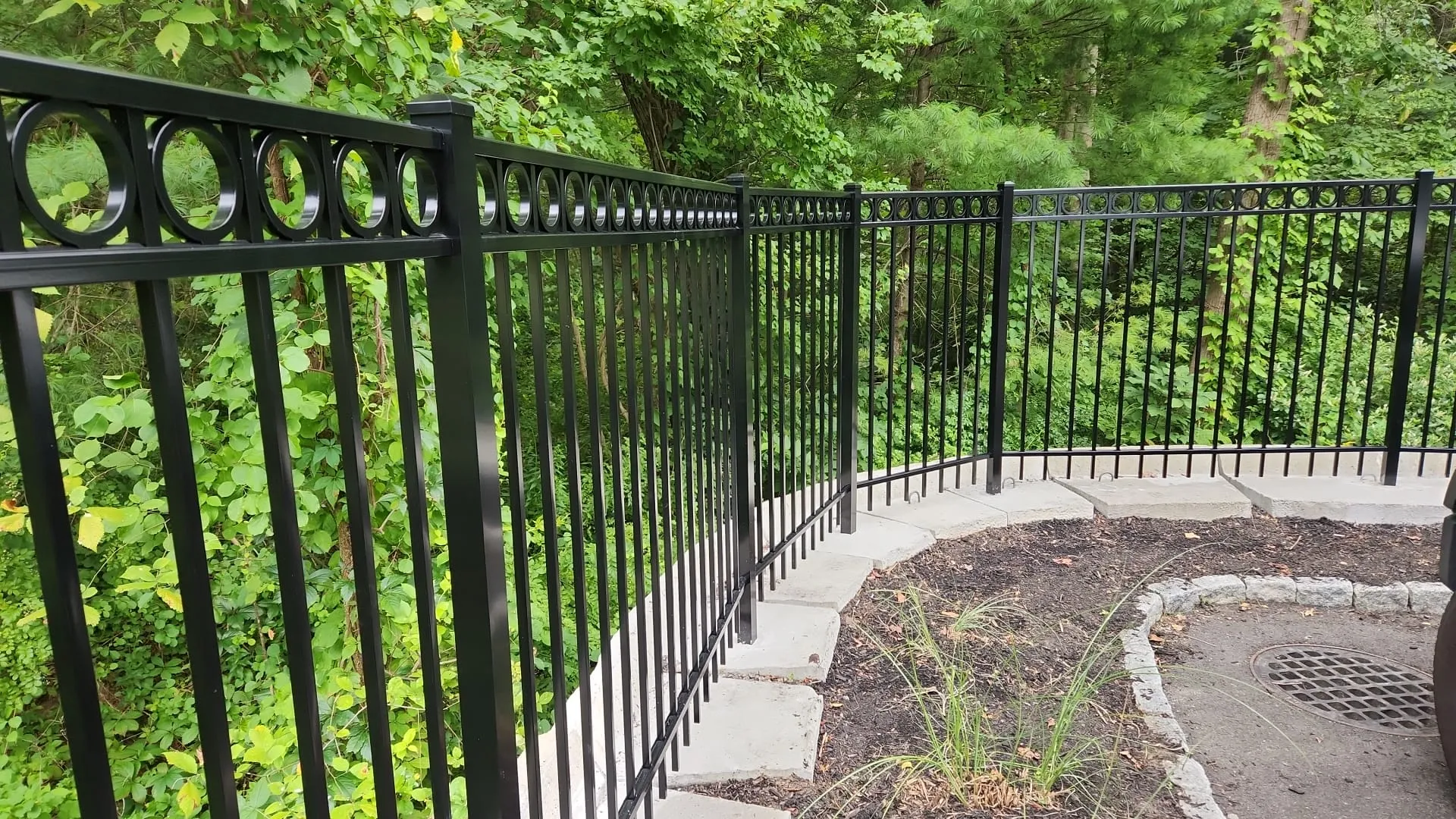 Ornamental aluminum fence photo 14