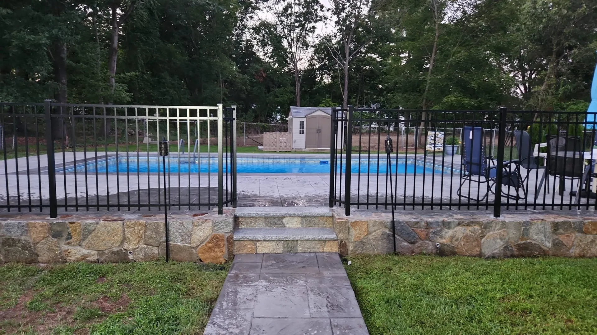 Ornamental aluminum fence photo 20