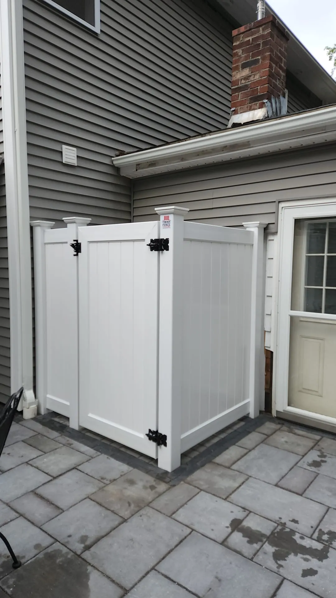 Custom fence and mailbox services by Friends and Fence