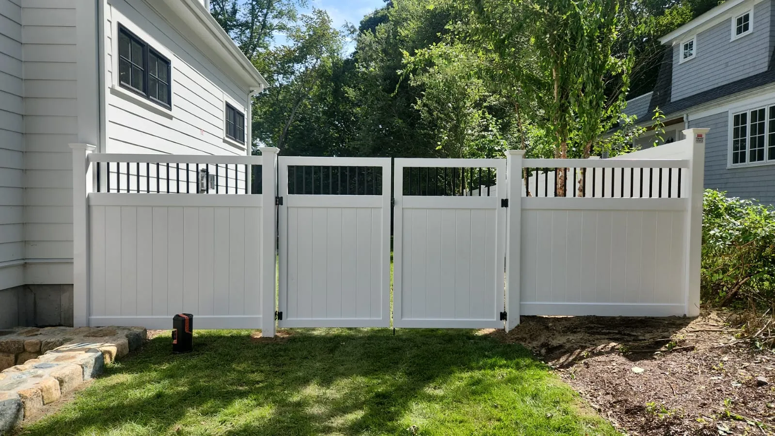 Vinyl fence photo 16