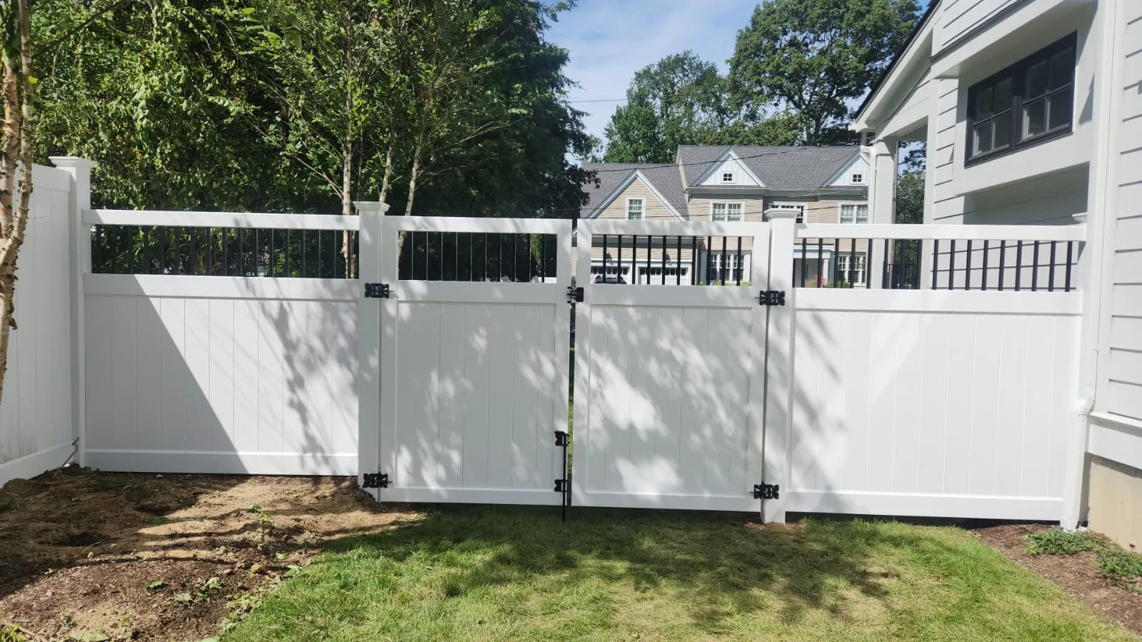 Vinyl fence photo 17